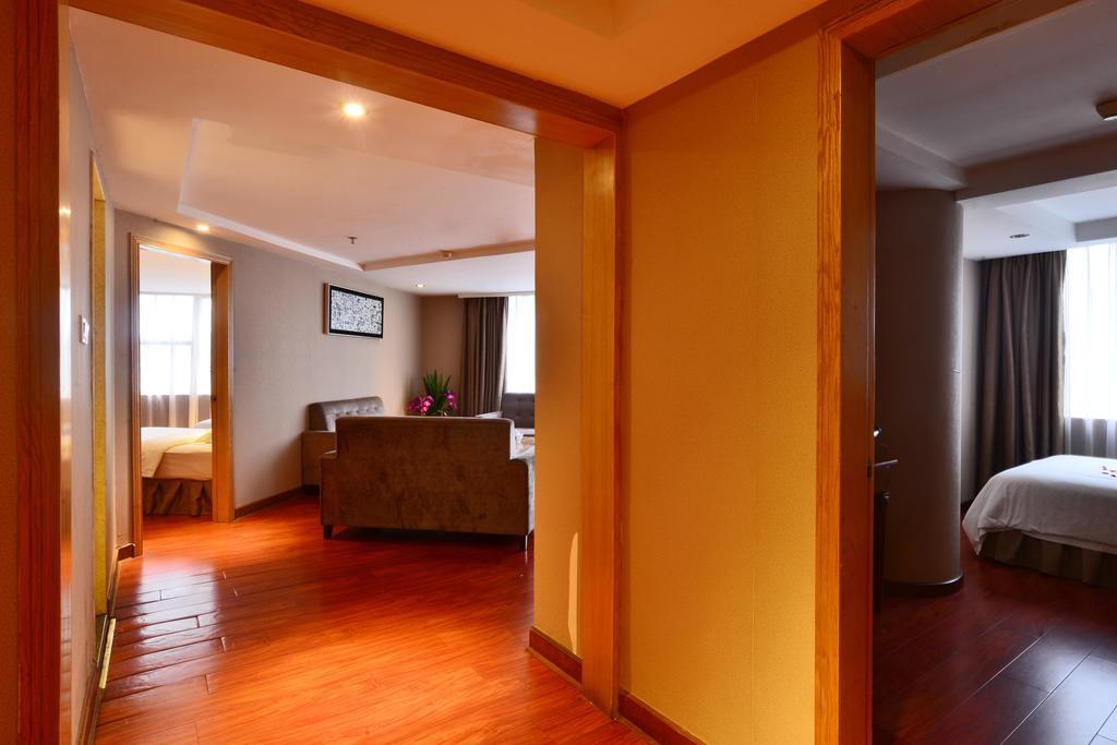 Yingshang Hotel Gangding Longkou West Kanton Exterior foto