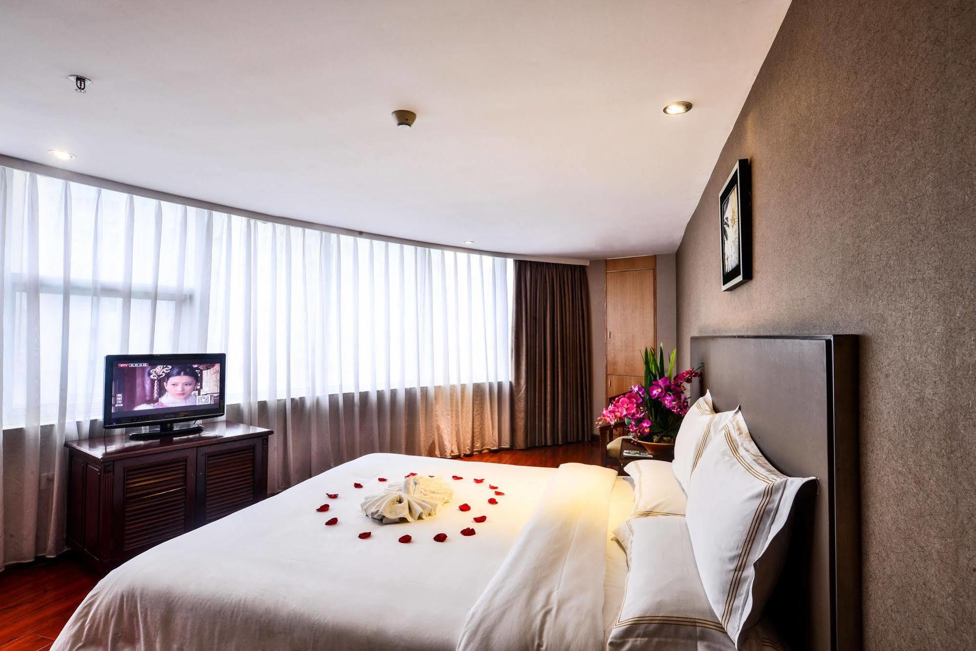 Yingshang Hotel Gangding Longkou West Kanton Exterior foto