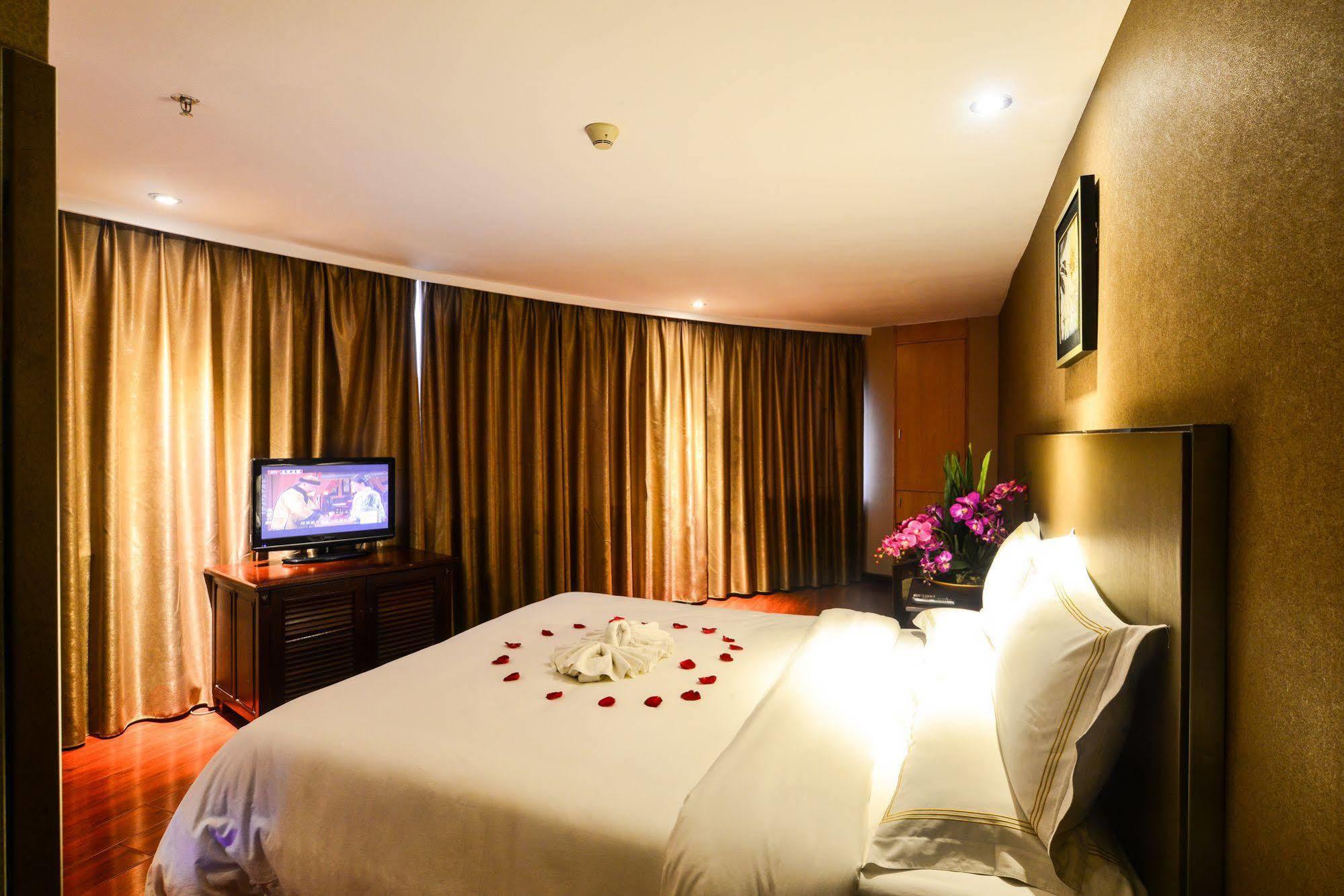Yingshang Hotel Gangding Longkou West Kanton Exterior foto