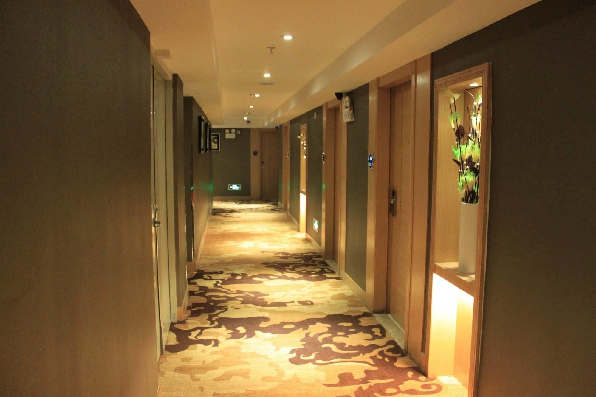 Yingshang Hotel Gangding Longkou West Kanton Exterior foto